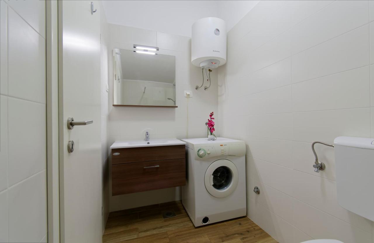 Apartments Goran By Rent Istria Умаг Екстериор снимка
