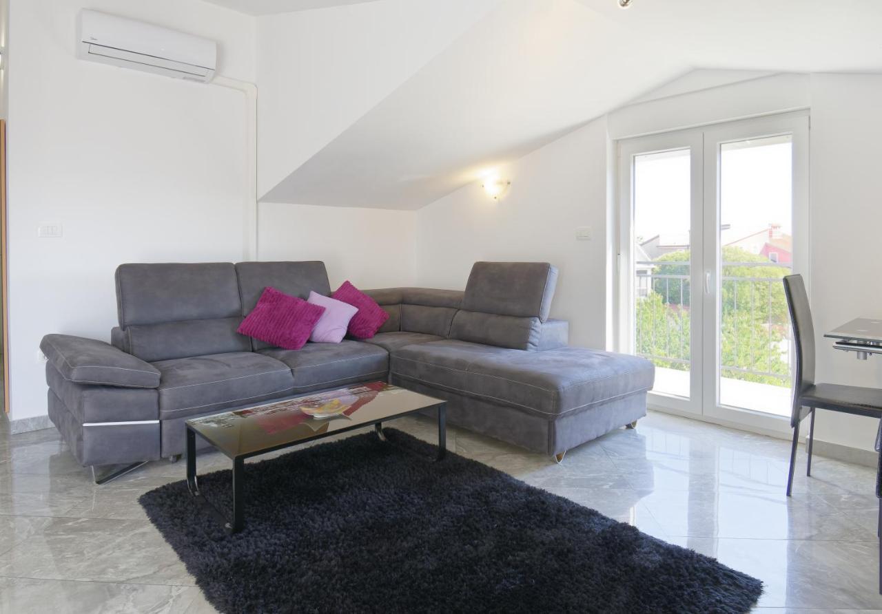 Apartments Goran By Rent Istria Умаг Стая снимка