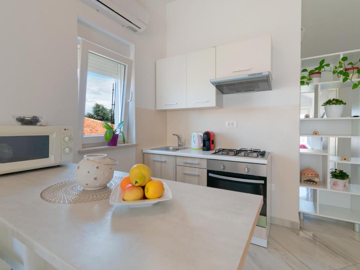 Apartments Goran By Rent Istria Умаг Екстериор снимка